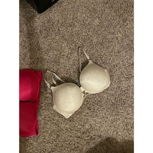 bundle of 2 Victoria’s Secret push up padded bra women’s size 34C - Picture 1 of 12